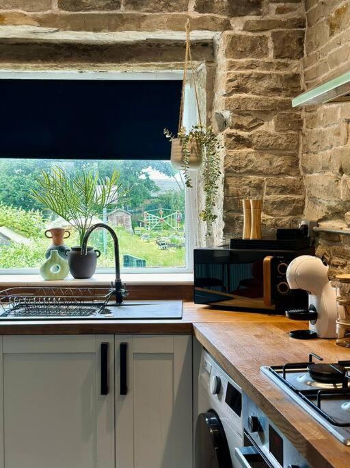 Holiday home In Bradford With Free Parking Sleeps 4 Bradford (West Yorkshire)